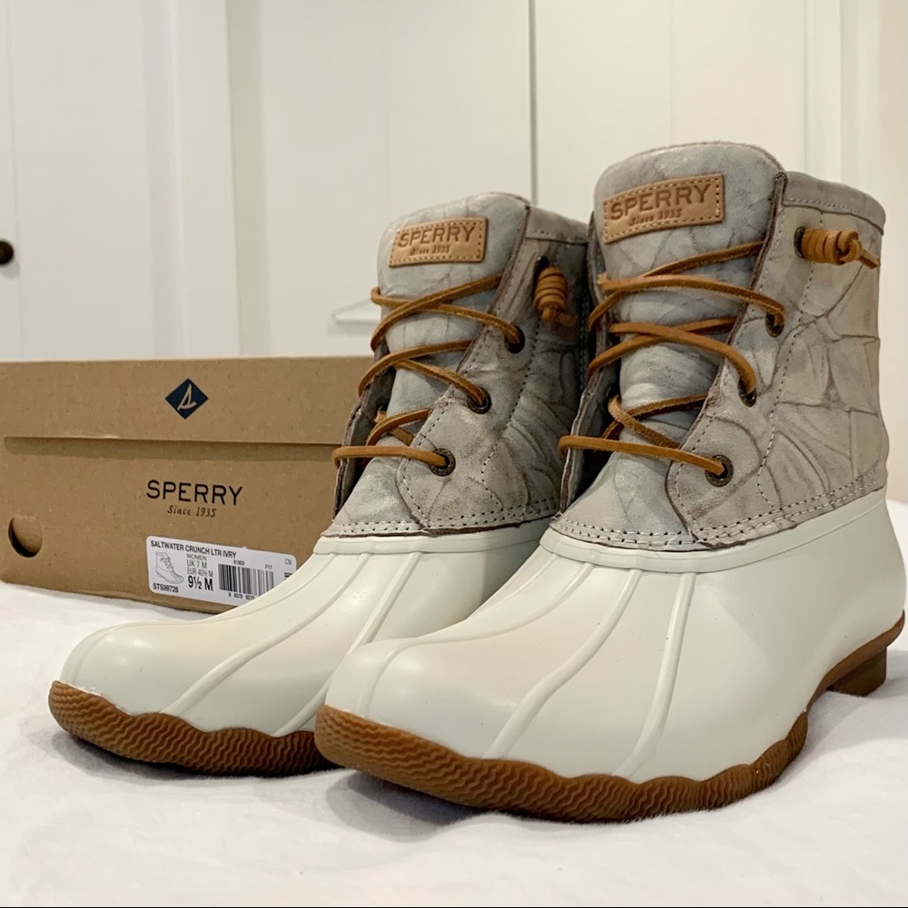SPERRY Saltwater Crunch Duck Boots - Size 9.5 - Ivory - NEW IN BOX